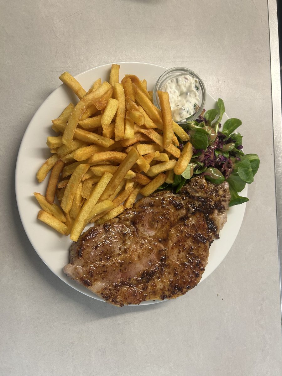 Le plat du jour : escalope panée et frites maison
